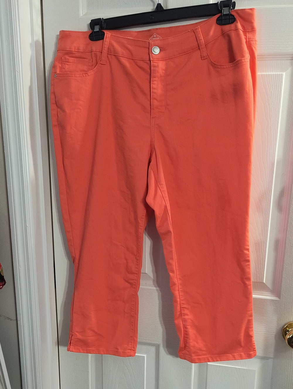 St. John's Bay Coral Capri Pants